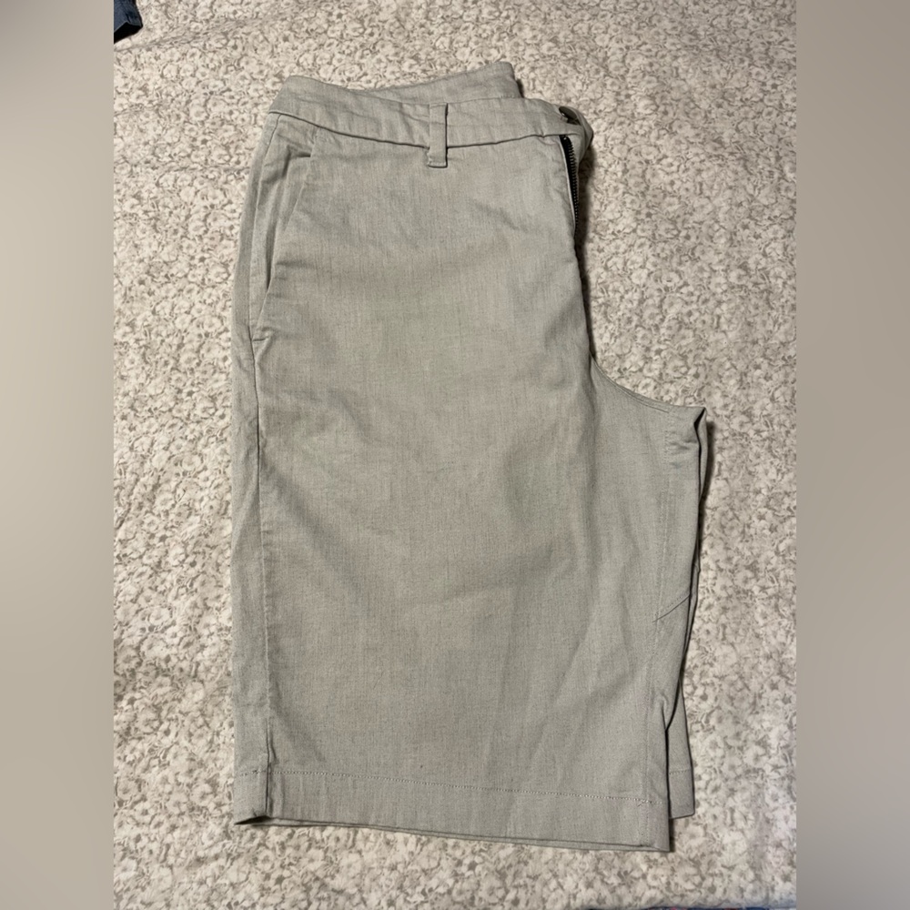 Lululemon light grey shorts